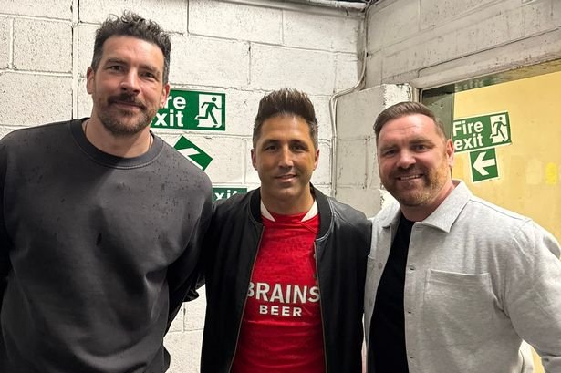 Gavin Henson turns up at Walkabout in his old Wales kit and famous 2005 haircut