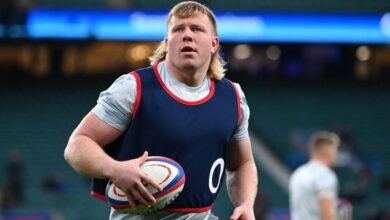 Ex-England international with Wallaby ambitions re-signs with Super club