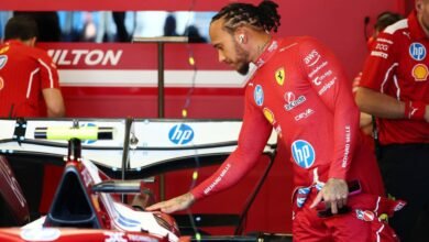 Hamilton staying patient amid Ferrari learning curve