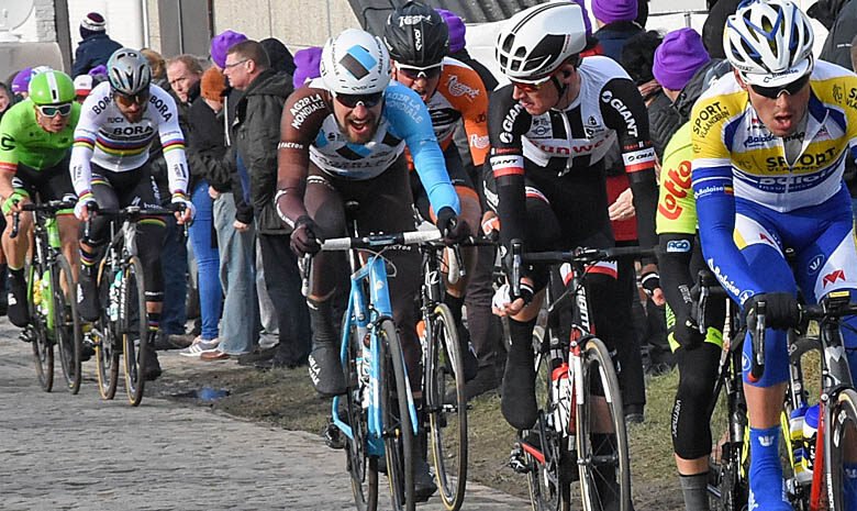 Roadside PEZ: Cobbles And Beer – Het Nieuwsblad’17