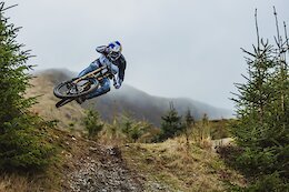 Video: Dan &amp; Gee Atherton Ride the S.200 on Home Soil